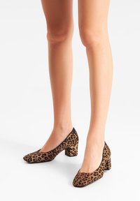Woden MARIE  LEO - Escarpins - leopard