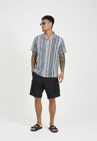 Brave Soul ISLAND - Šortky - black