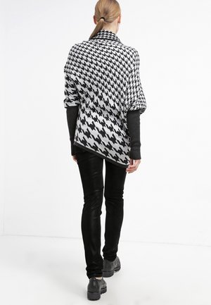 Strickpullover - black