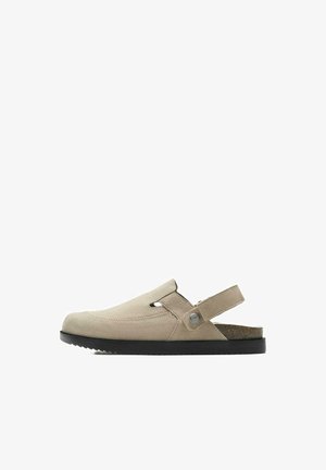 PULL&BEAR, FLAT CLOGS - Klompe - beige