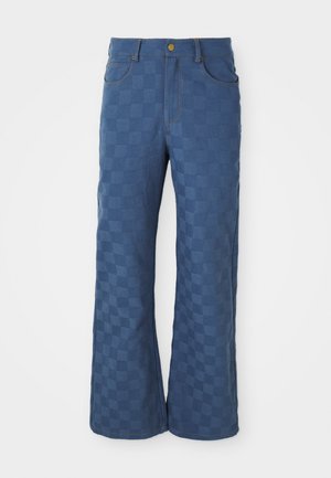Blå denim vide bukser med ternet mønster, frontlommer, knaplukning og kontrastsyninger.