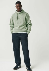 Next GRAPHIC REGULAR FIT - Sudadera - sage green