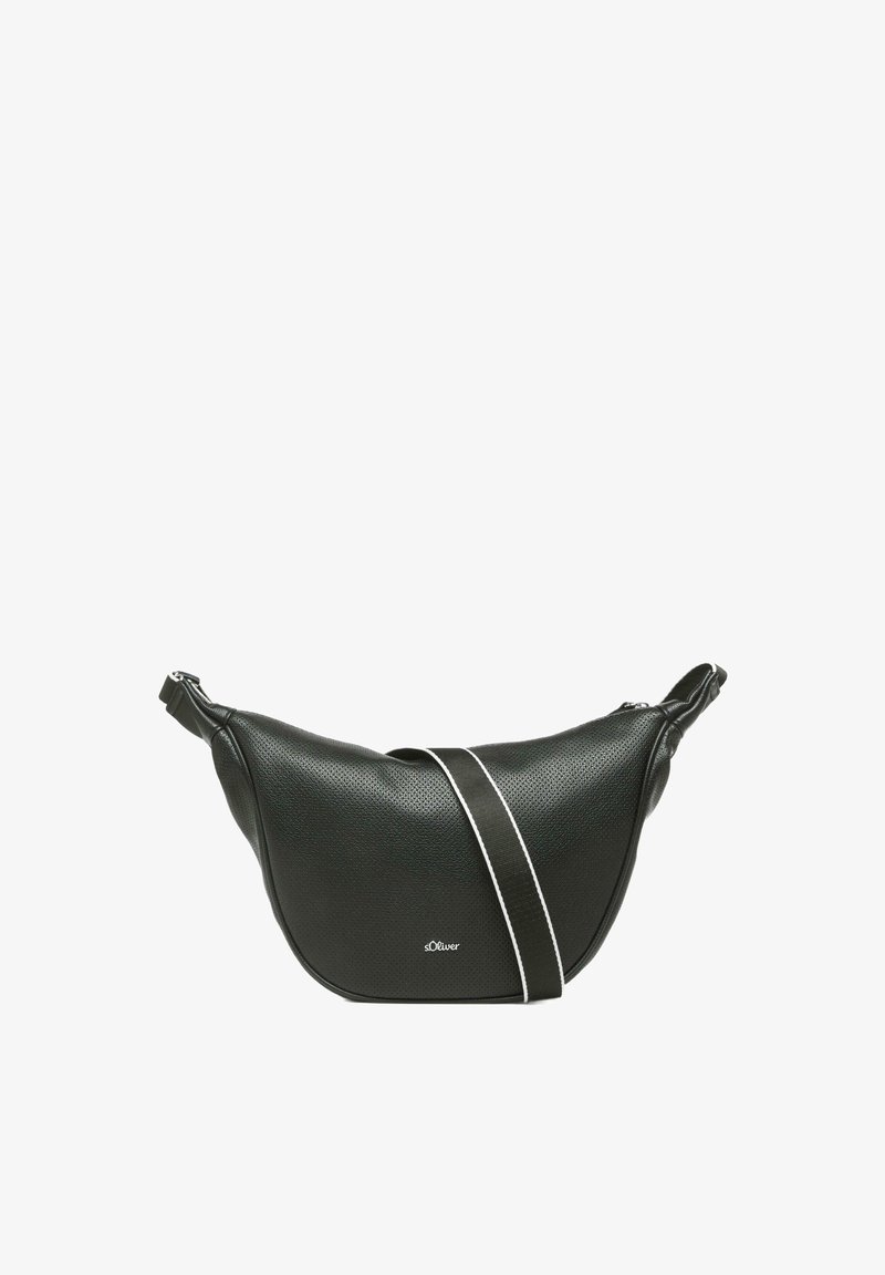 Schwarze Ledertaschen mit Textur, gebogener Form und einem kontrastierenden weißen Streifen am Riemen. Markenlogo dezent platziert.