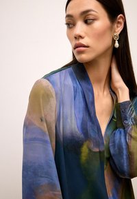 Next V-NECK CUFF - Blus - navy blue watercolour print