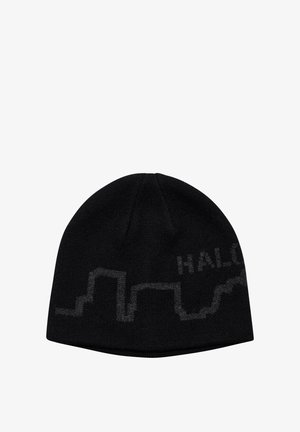 Schwarze Strickmütze mit glatter Textur, die ein dezentes graues Linienmuster aufweist und den Text "HALO" in das Design integriert hat.