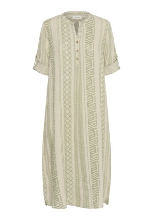 Lichtgroene jurk met patroon, een mandarinakraag, knopen op de borst en opgerolde korte mouwen. Bevat verticale strepen en geometrische ontwerpen.