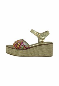 Sandalo wedge metallico oro con decorazione in mosaico colorato nella parte superiore, dotato di suola in juta intrecciata e cinturino alla caviglia regolabile.