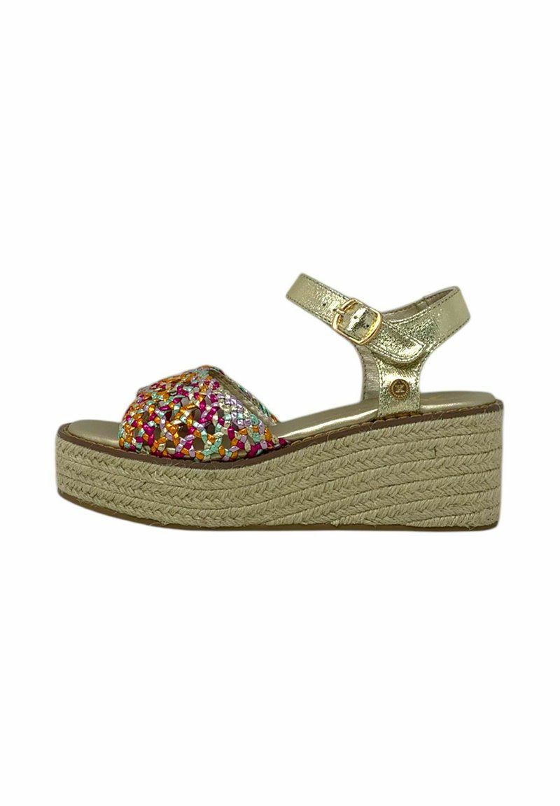 Sandalo wedge metallico oro con decorazione in mosaico colorato nella parte superiore, dotato di suola in juta intrecciata e cinturino alla caviglia regolabile.