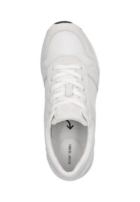 White athletic shoe featuring mesh and suede materials, flat laces, rounded toe, and a branded insole with an arrow design.