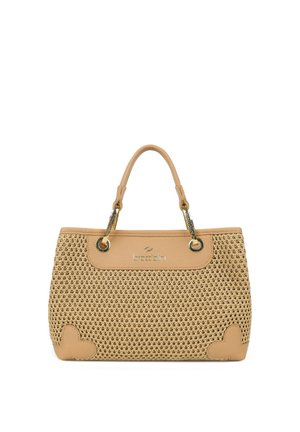 Borsa intrecciata beige con rifiniture in pelle, ferrature dorate, doppi manici e logo del marchio sul pannello frontale superiore.