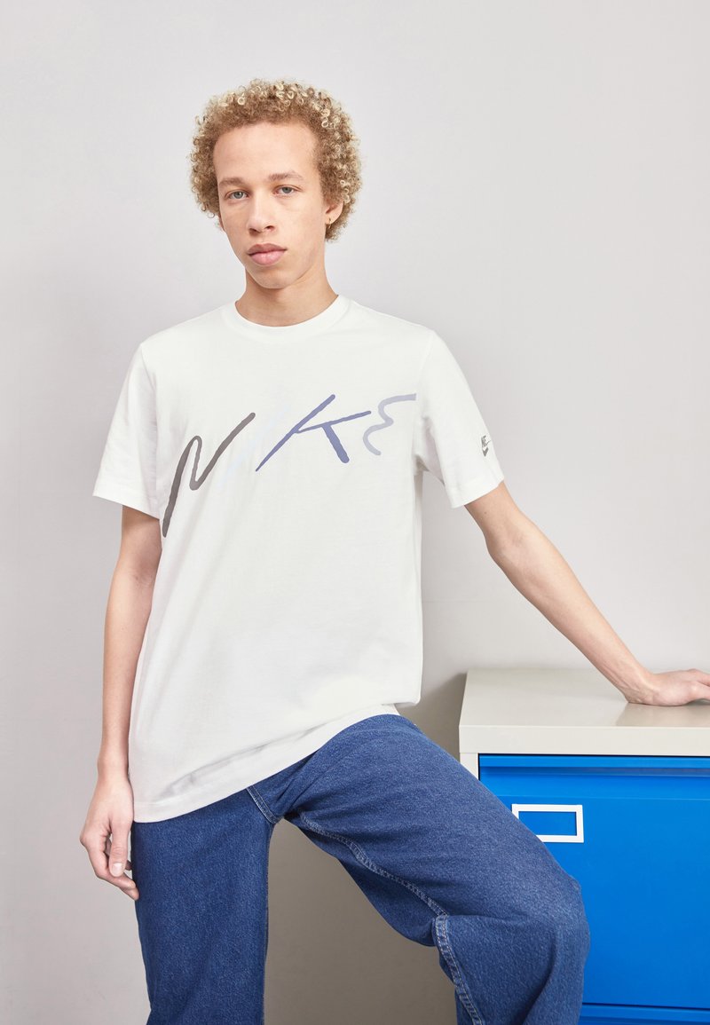 Nike Sportswear TEE CLUB TShirt print white/weiß Zalando.ch