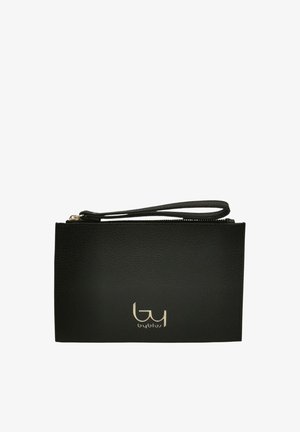 Pochette da polso in pelle nera con cerniera dorata e logo "byblos" al centro davanti.