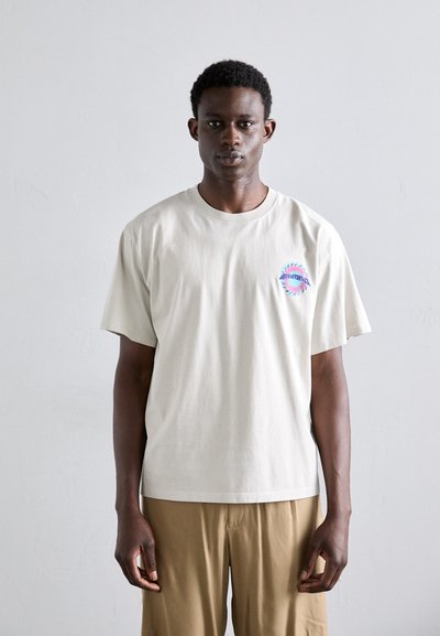 sandro SURF SUN TEE - Print T-shirt - vintage white