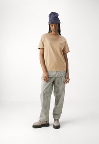 Carhartt WIP AMERICAN SCRIPT - Basic T-shirt - sable