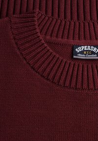 Superdry & Co ESSENTIAL czerwony