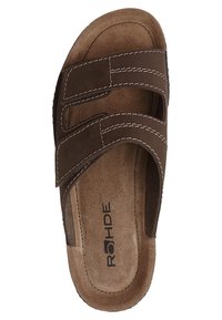 Braune Offene-Toe Sandale mit zwei verstellbaren Riemen und gepolsterter Wildledersohle mit "Rohde"-Markierung.