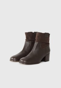 Castañer NONA - Botines bajos - brown