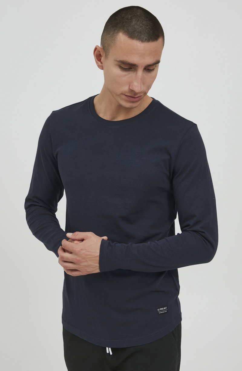 11 Project PRANAKLET - Topper langermet - dark blue