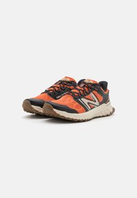 New Balance FRESH FOAM GAROÉ - Trail tekaški čevlji - orange