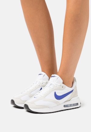 Nike Sportswear, Baskets basses - white