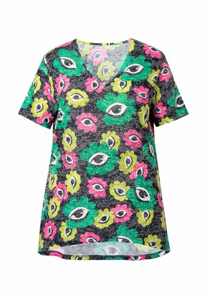 Kortærmet V-hals top lavet af let materiale. Har en mørkegrå baggrund med farverigt blomstermotiv i pink, grøn og gul.