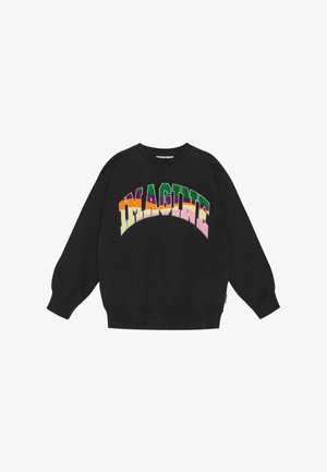 Sort langærmet sweatshirt med ordet "IMAGINE" i store, farverige, buede blokbogstaver tværs over brystet.