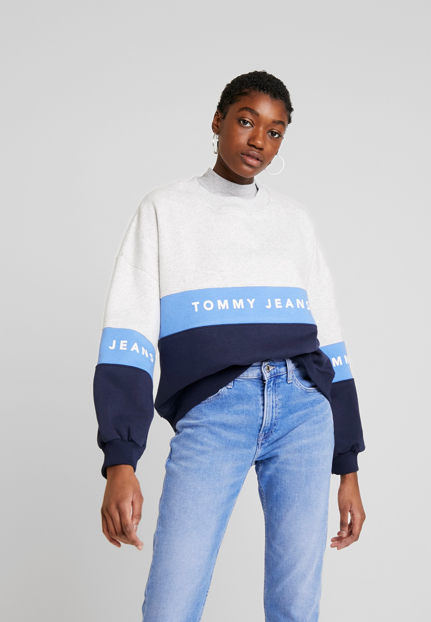 Tommy Jeans COLORBLOCK CREW - Sweatshirt - pale grey/multi Tommy Jeans COLORBLOCK CREW - Sweatshirt - pale grey/multi