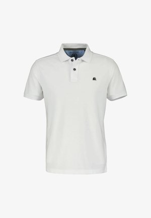 Wit poloshirt met korte mouwen, voorzien van twee zwarte knopen, een kraag, en een klein zwart geborduurd leeuwenlogo op de linkerborst.