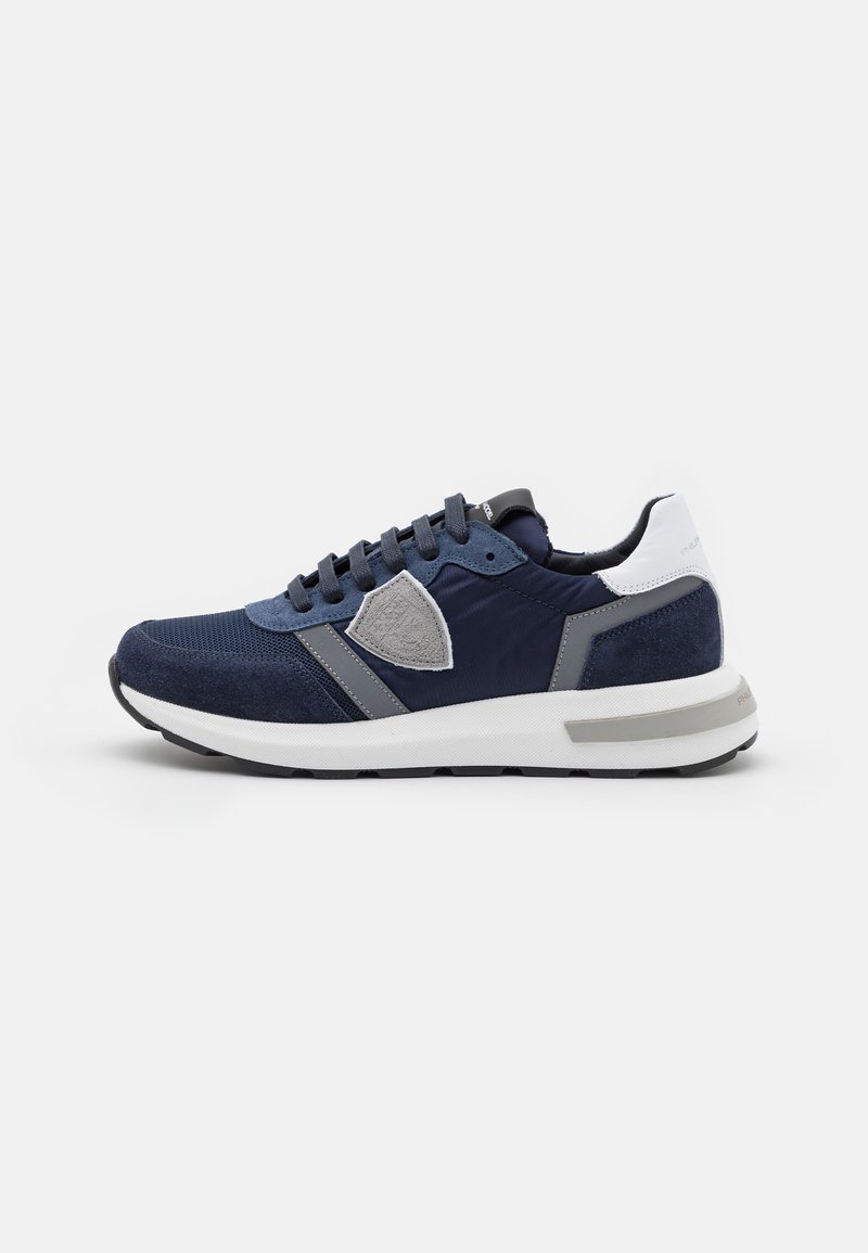 Sneakers low