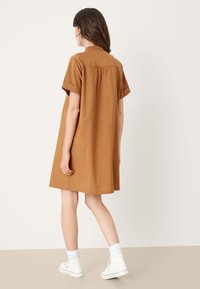 s.Oliver Blusenkleid - sandstein