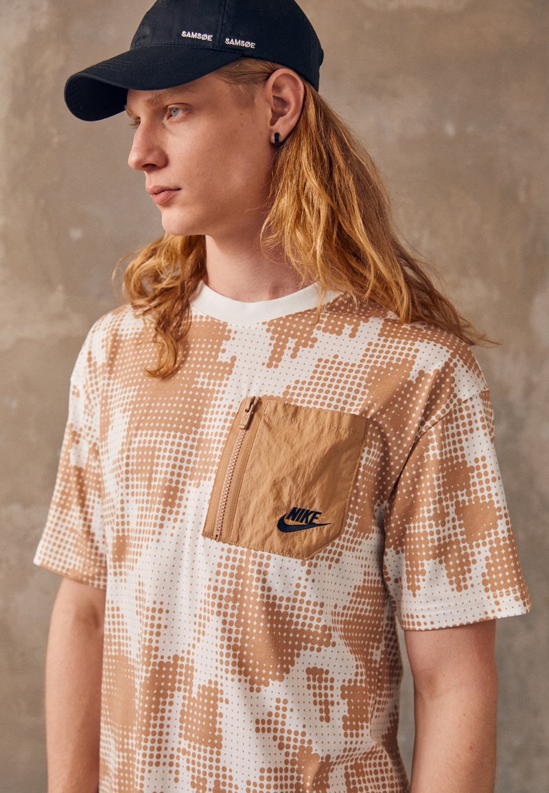 Nike Sportswear Triko s potiskem - beige/black