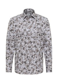 Langarmshirt met een witte achtergrond en ingewikkelde bruine florale en bladerenpatronen. Klassieke kraag en knoopsluiting aan de voorkant.