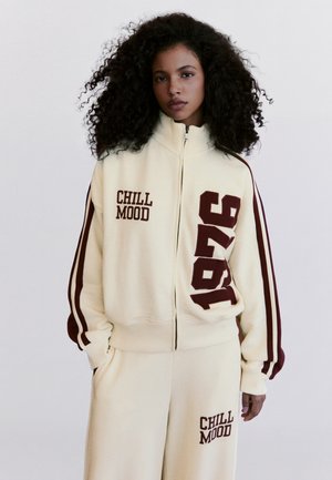 Bershka ZIP-UP AND PATCHES - SWEATSHIRT - Sweat zippé - beige