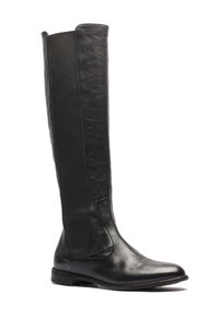 Stivale in pelle nera alto fino al ginocchio, con pannello laterale elastico, punta tonda e suola piatta. Texture liscia con dettagli di cucitura discreti.