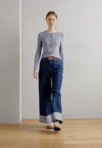 Thumbnail Image 2