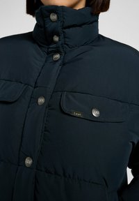 Lee Winterjas - dark blue