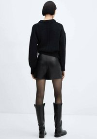 Mango CAIRO - Šortky - black