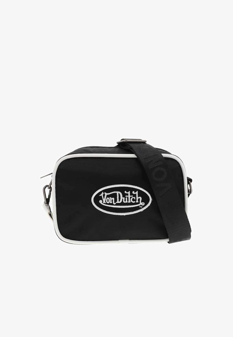 Sac bandoulière rectangulaire noir avec bordure blanche, logo « Von Dutch » à l'avant, et sangle noire réglable avec texte en relief.