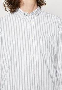 Only & Sons ONSALVARO STRIPE - Skjorter - duck green