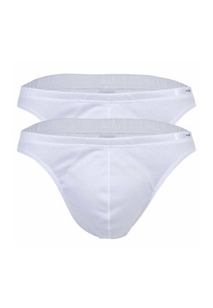 Deux paires de slips en coton blanc, avec une ceinture basse et une texture lisse. Aucun motif ni ornement visible.