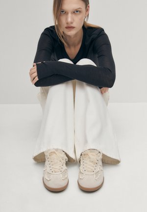 ALOHAS, CROCHET  - Маратонки - cream