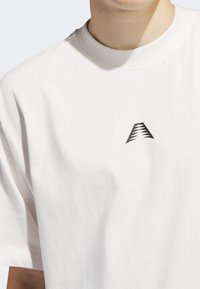 adidas Originals AE FOUNDATION - Print T-shirt - cloud white