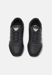 EA7 Emporio Armani UNISEX - Baskets basses - black/white