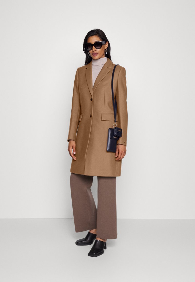 bemærkede ikke sammenhængende Trunk bibliotek Tommy Hilfiger CLASSIC COAT - Classic coat - countryside khaki/beige -  Zalando.co.uk