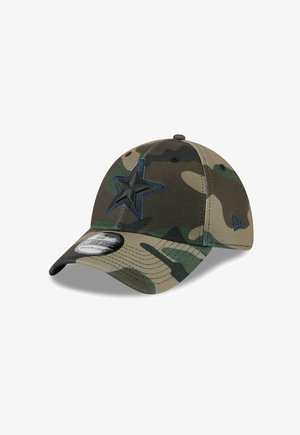 Camo-Cap mit dunkelblauer Sternstickerei, runder Krone und gebogenem Schirm. Hergestellt aus einem Stoff mit strukturiertem, militärischem Muster.
