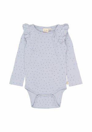 Lyseblå baby bodystocking med lange ærmer, små hjertermønstre, volangdetaljer ved skulderne, ribbet struktur og trykknaplukninger i bunden.