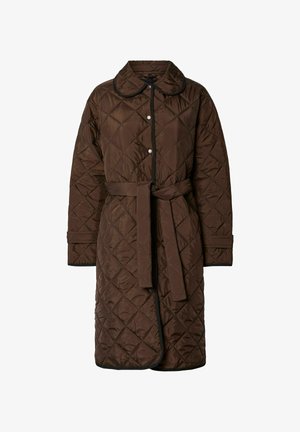 Rudas siuvinėtas paltas su apykakle, diržu liemeniui ir priekiniais snapeliais. Yra deimantinė tekstūra ir juodas apvadas aplink kraštus.