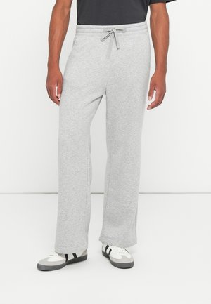 BOOTCUT SWEATPANT - Teplákové kalhoty - grey