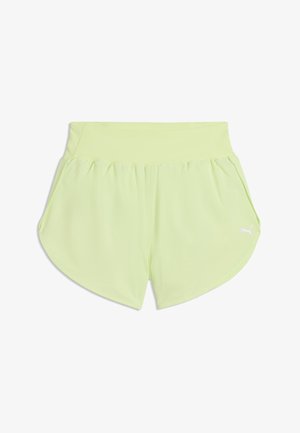 Hellgelbe sportliche Shorts mit hohem Bund und gebogenen Säumen, mit einem kleinen weißen Puma-Logo auf der linken Seite.