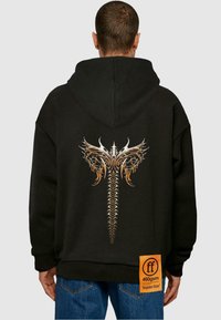 Forgotten Faces - CHROME WINGS ULTRA HEAVY OVERSIZED  - Kapuzenpullover - black Thumbnail-Bild 1